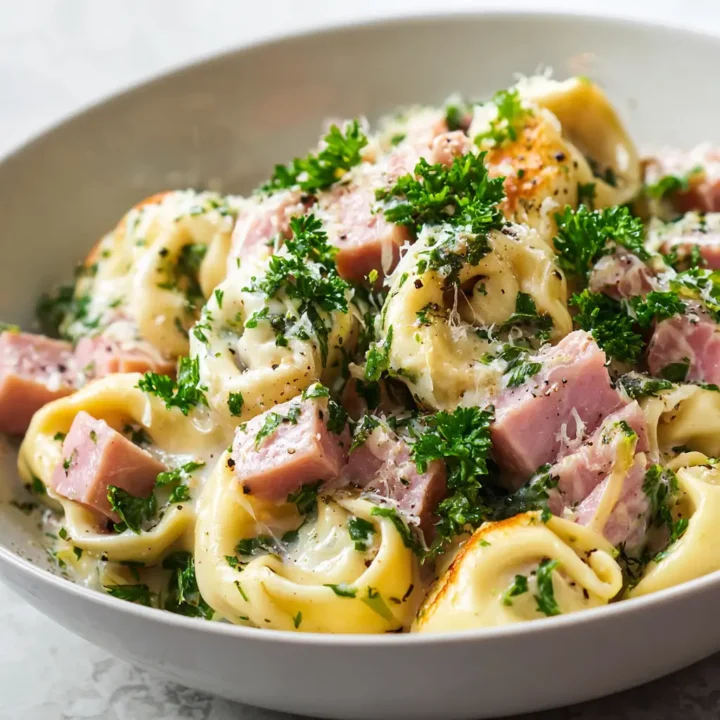 Cremige Tortellini mit Schinken