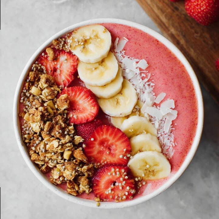 Strawberry Banana Smoothie Bowl